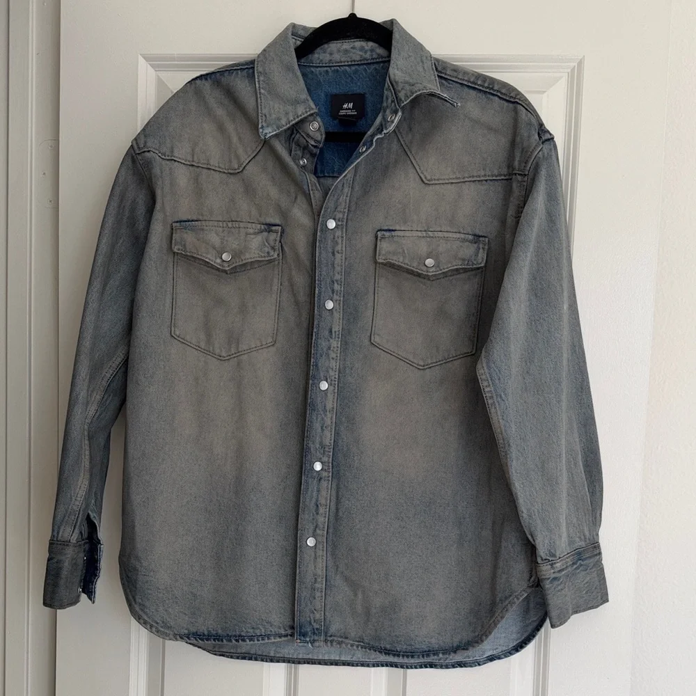 H&M Light Blue Denim Shirt Jacket - Picture 1 of 2